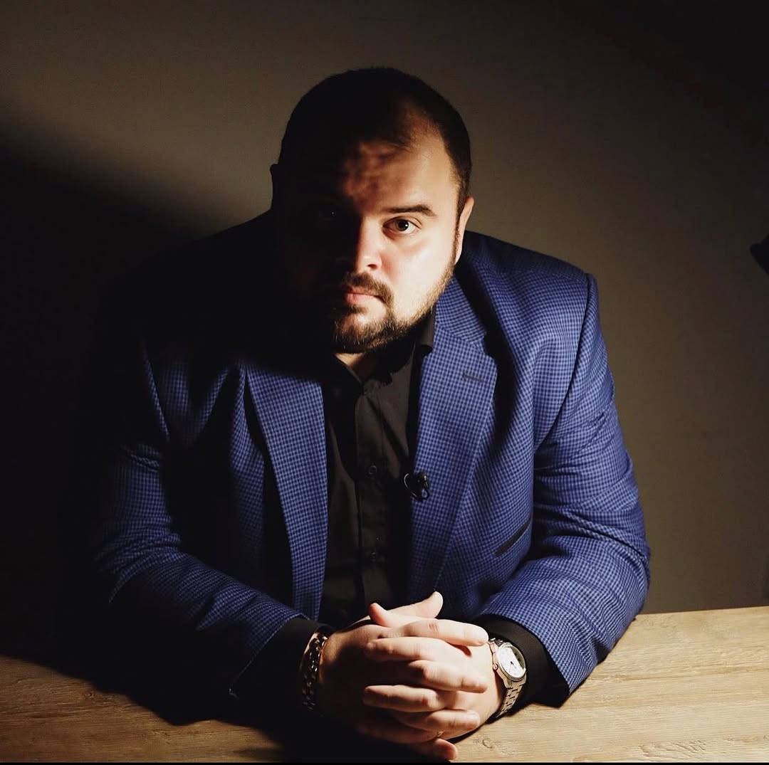 Зірка "Ліги сміху" сказав, чому його двічі не взяли в армію